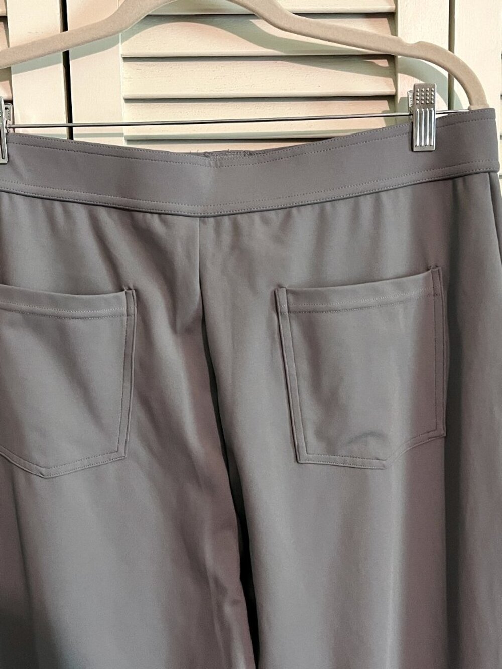 Halara Stretch Pull On Pants * Size XL * Gray * High Waisted * Pockets * GUC - Picture 5 of 5